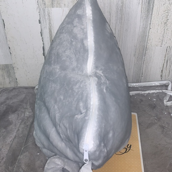 *0322 Soft & Cozy Kitten Pillow with Throw - Picture 9 of 10